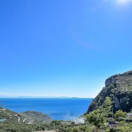 Semesterbostad La Terrazza Sui Due Golfi Massa Lubrense